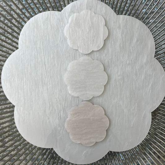 white scallop acrylic placemat with white coasters