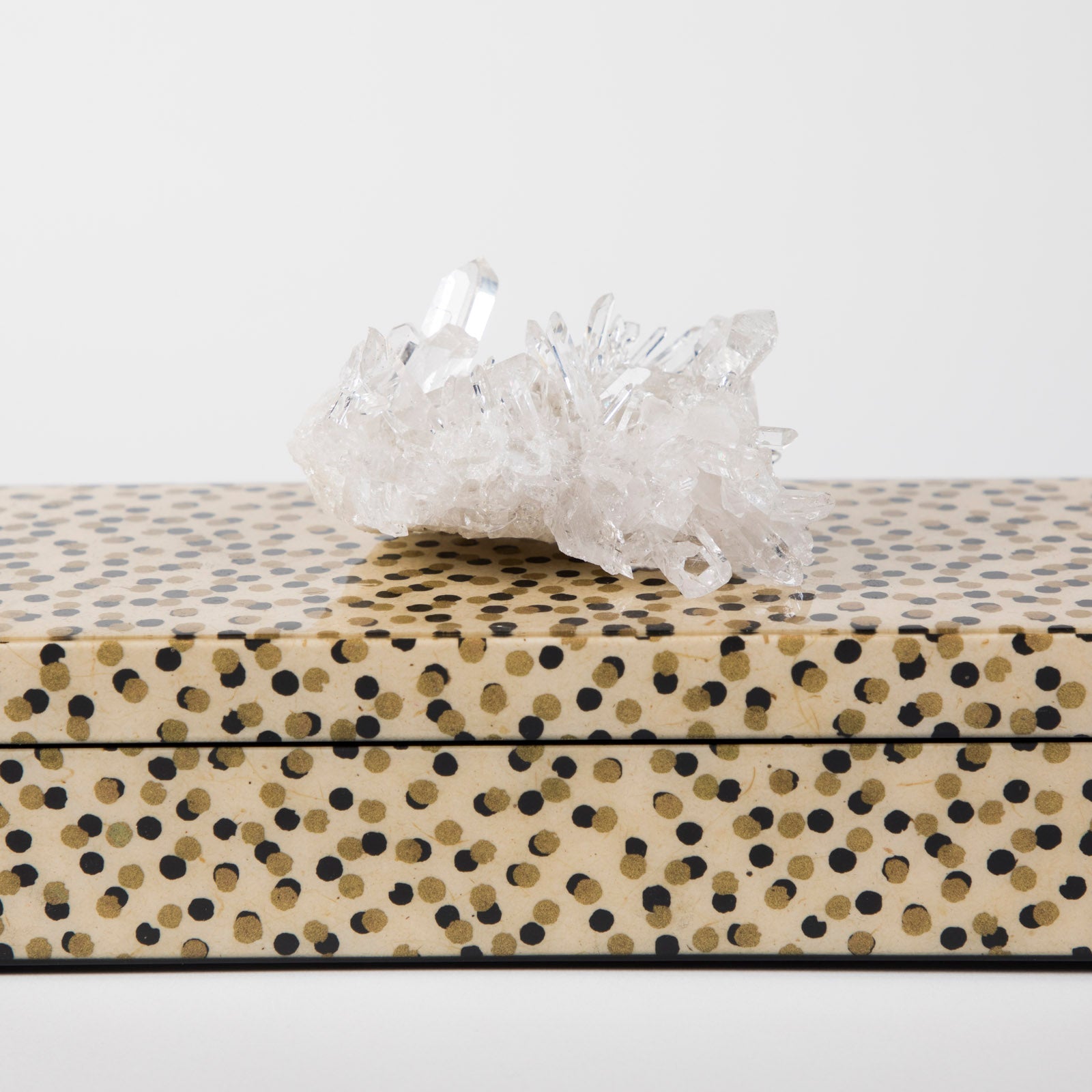 dalmation lacquer box with quartz side view