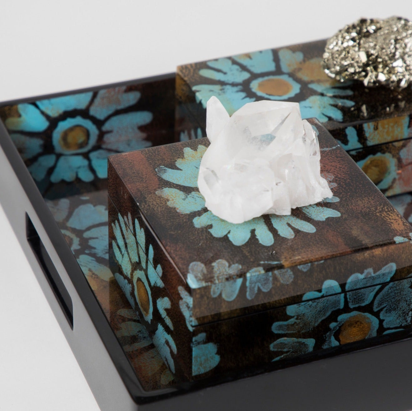 floral lacquer box in tray with flower pattern