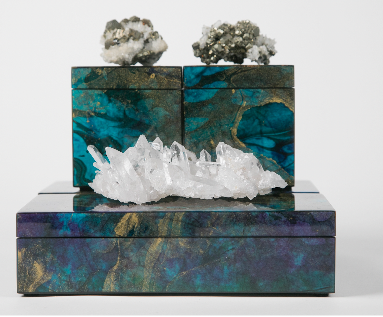 ocean lacquer box with crystal side view