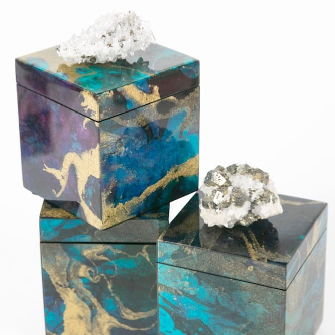 ocean lacquer box with pyrtie 