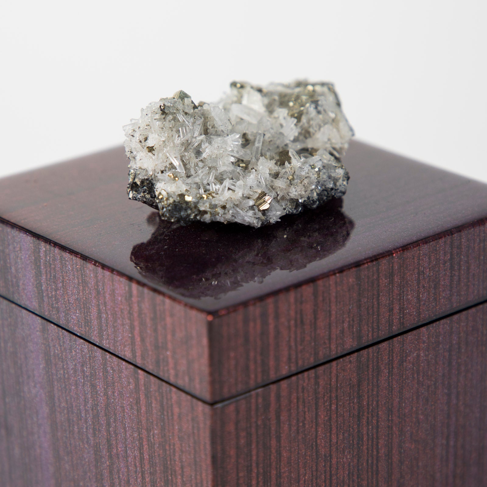 ruby mini lacquer box mini with stone