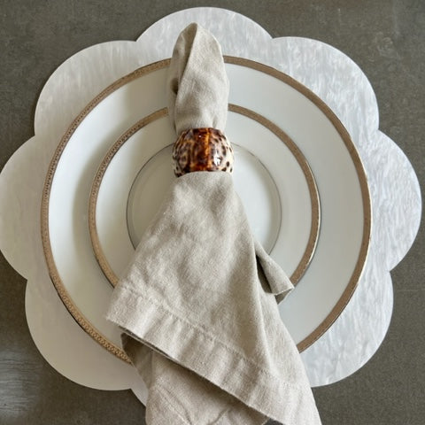 white marble scallop placemat acrylic with plate and napkin setting